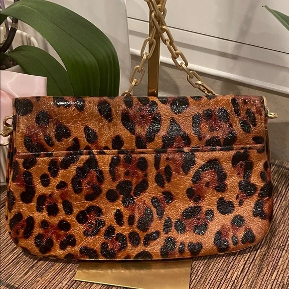 Tory Burch Leopard-Print Patent Leather Shoulder Bag with Gold Logo - Picture 5 of 11